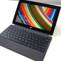 Microsoft ha presentato qualche giorno fa il Surface 2, la nuova versione del super tablet dell’azienda di Redmond. Il Surface 2 riprende le linee del suo predecessore e anche il suo scopo rimane invariato, collocarsi a metà fra tablet e […]