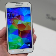 Finalmente ci siamo, Samsung ha presentato da pochi minuti il tanto atteso Galaxy S5. Il nuovo smartphone di punta dell’azienda sud-coreana è realtà, ma purtroppo ciò che ci eravamo augurati che accadesse in questo articolo di ieri non è accaduto. […]