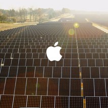 Apple ha pubblicato nelle scorse ore (in occasione dell’Earth Day 2014) uno spot che rientra nell’ultima campagna pubblicitaria dedicata allo stretto rapporto che c’è tra l’azienda di Cupertino e l’ambiente. Da molti anni Apple è una delle aziende informatiche più […]