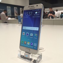 Come sapete in questi giorni TechEarthBlog è al Mobile World Congress 2015 di Barcellona per aggiornarvi su tutte le novità presentate durante l’evento. In questo video andremo a vedere il Samsung Galaxy S6, il nuovo smartphone top di gamma dell’azienda sud coreana.